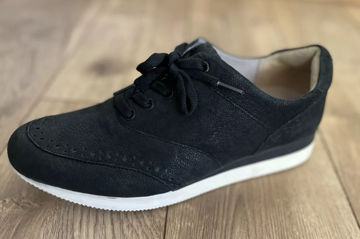 Naturalizer sneakers hotsell on sale