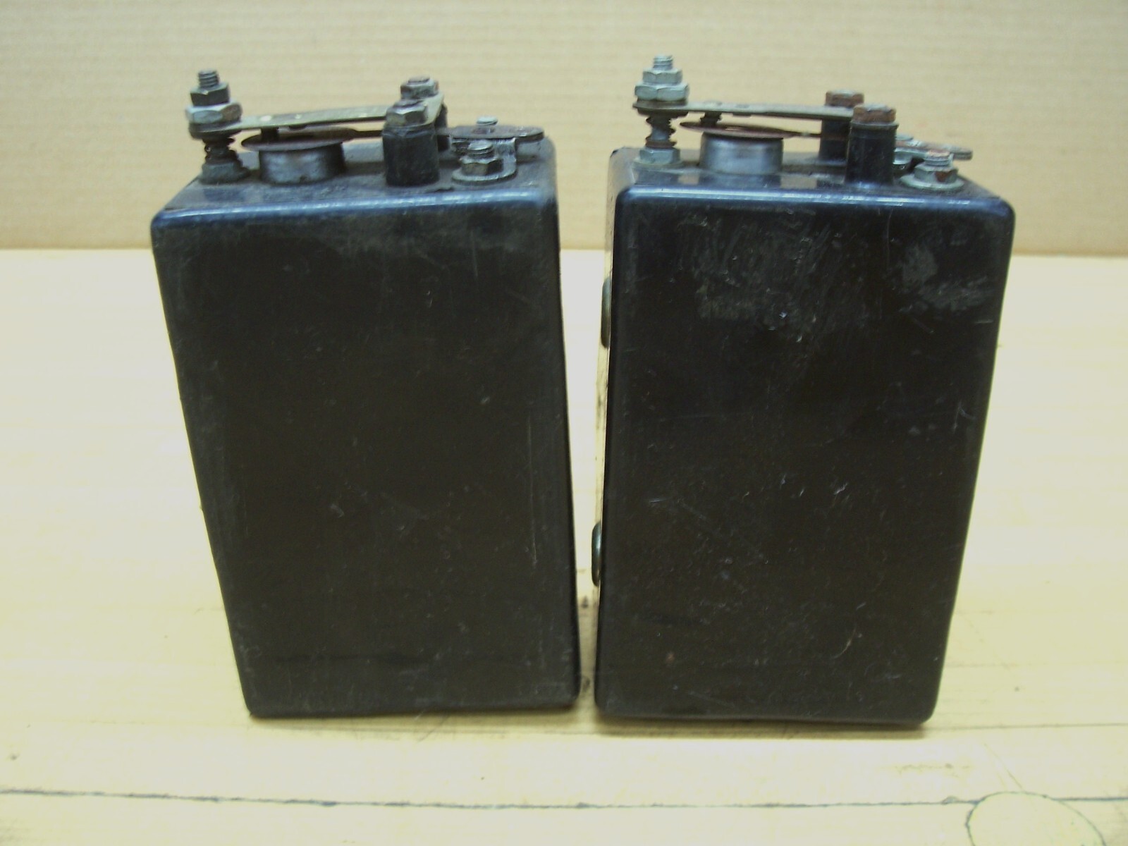 Vintage Ford Model T A Antique Car Engine Ignition Coils Buzz Box Hit