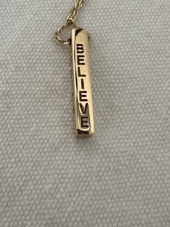 Collar de cadena de oro amarillo de 14K con colgante con dije “FE BENDITA ESPERANZA CREE” 2,5 g Foto 2 de 4