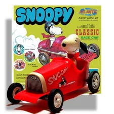 ATLANTIS MODELS SNOOPY AND HIS CLASSIC RACE CAR KIT (NO GLUE/PAINT REQUIRED)