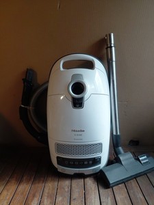 Miele S8340 Beutel Staubsauger Weiß 890W Typ:HS15 Top Angebot!