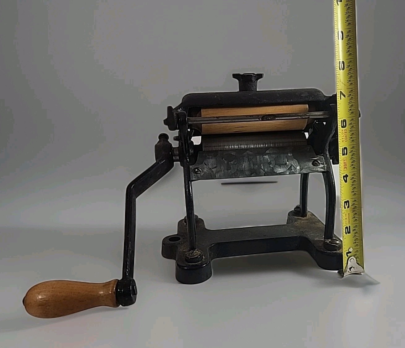 ANTIQUE VITANTONIO HAND CRANK PASTA MAKER/ROLLER - CAST IRON gnocchi & cavatelli