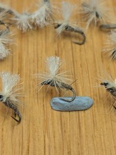 Fly Fishing,trout flies(??16,s grey duster parachute Dry Fly??)X 12 Barbless, ??