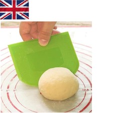 Flexible Kitchen Dough Scraper - 12x9.5cm Non-Stick Tool for Chefs and Bakers