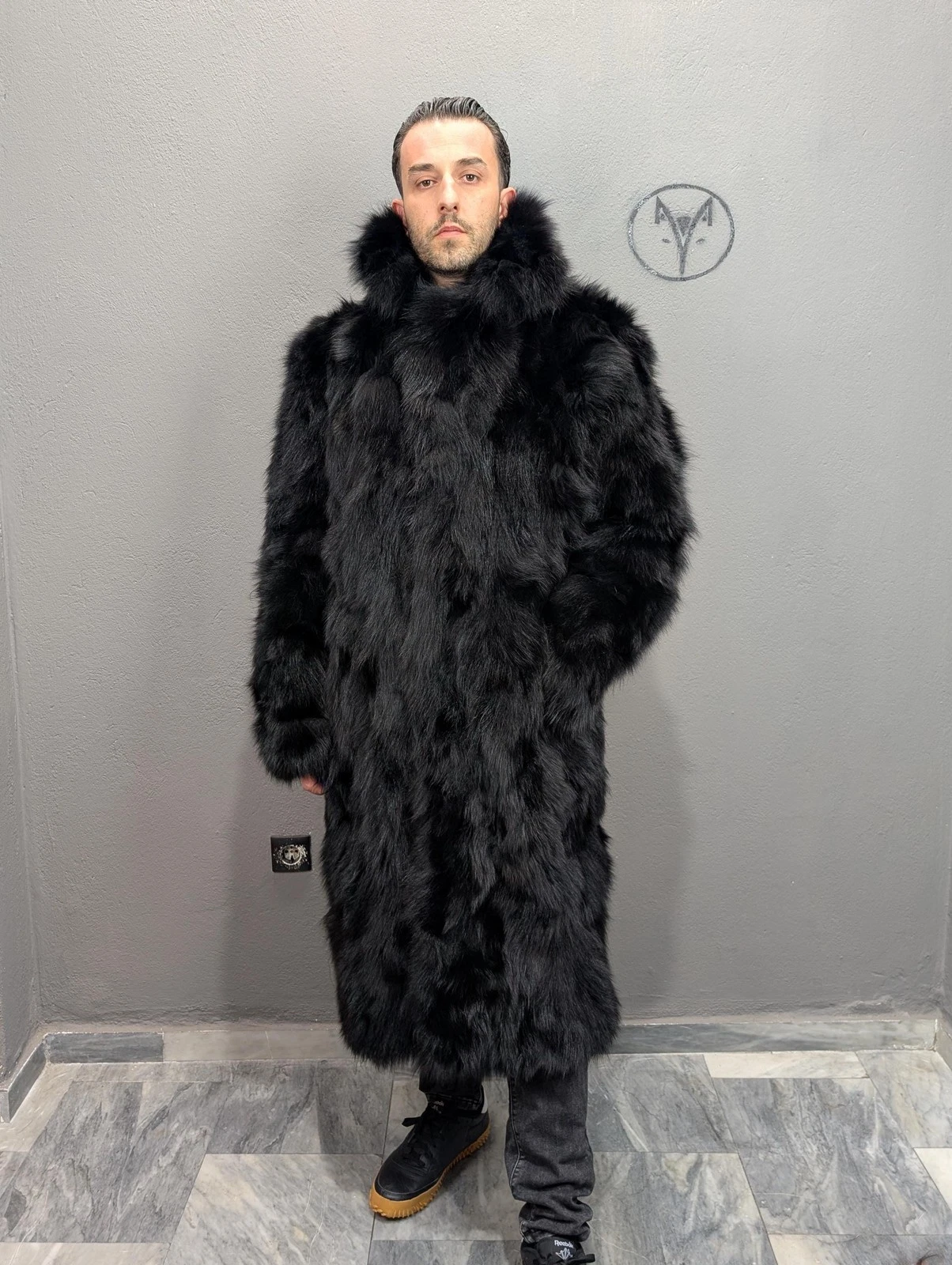 Genuine Fox black fur long coat for Men with collar, soft warm and cozy coat.
Opens in a new window