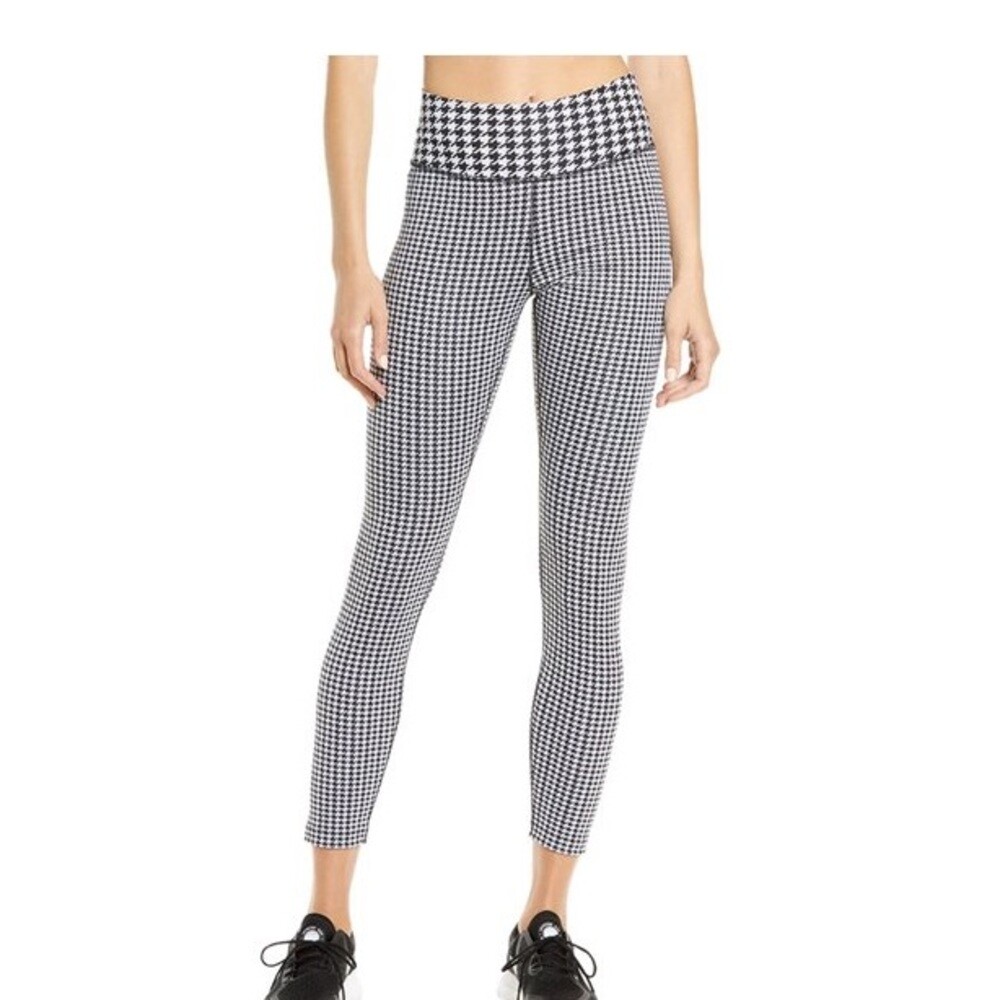 Nike Women's XS Dri-FIT One Icon Clash Mid-Rise 7/8 Printed