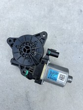HYUNDAI VENUE REAR LEFT DRIVER SIDE DOOR WINDOW REGULATOR MOTOR 2020-2022 OEM