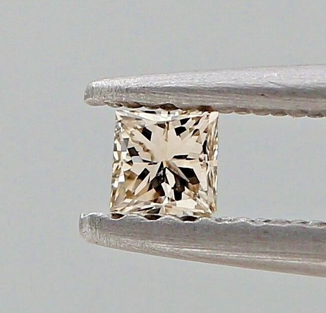 Tiny natural diamond 0.085ct intense yellow sparkling princess brilliant cut gif - Image 3 of 4
