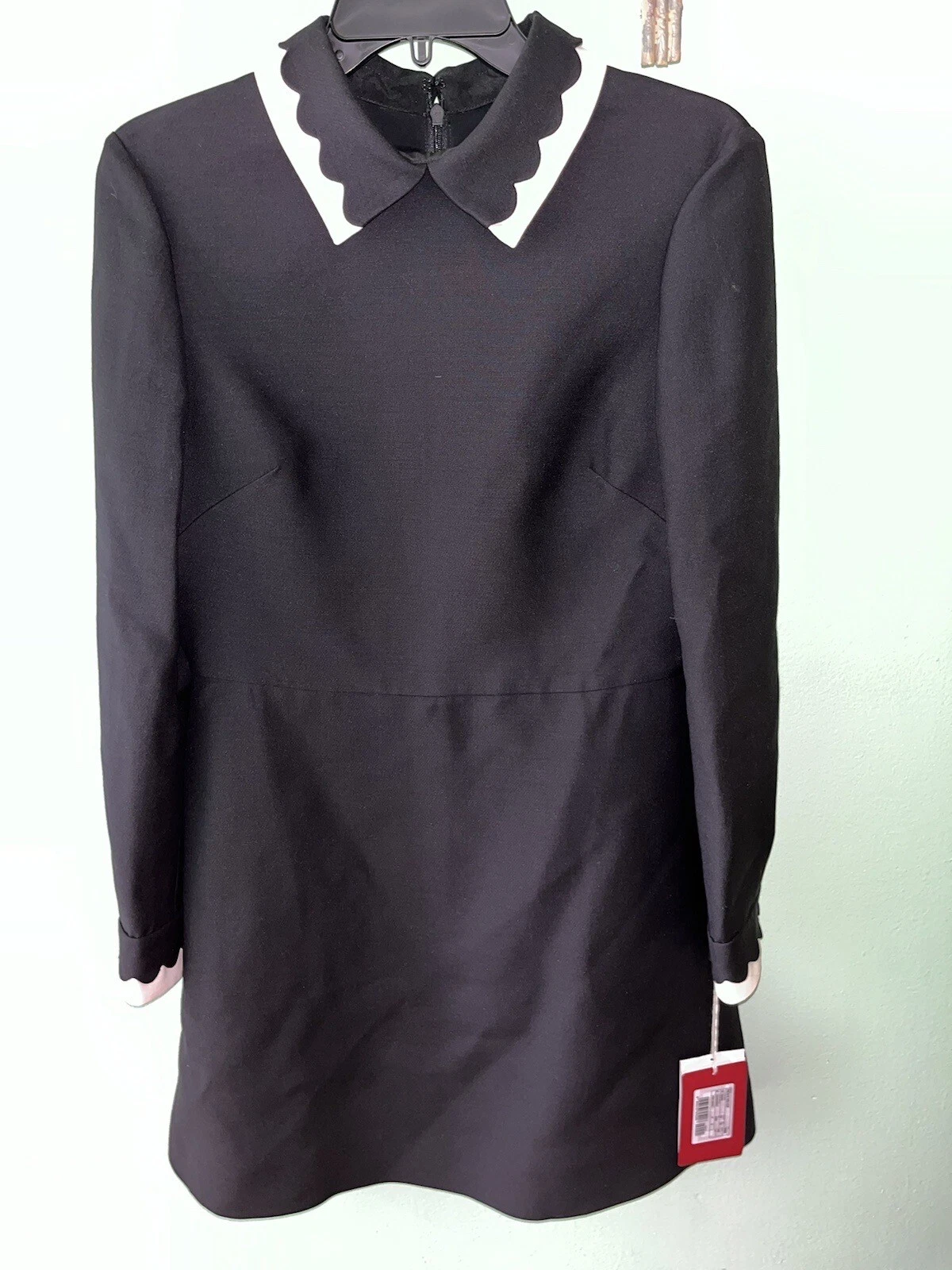 Abito couture crepe nuovo con etichette Valentino Garavani con finiture a ballop L S 8 US 44 IT