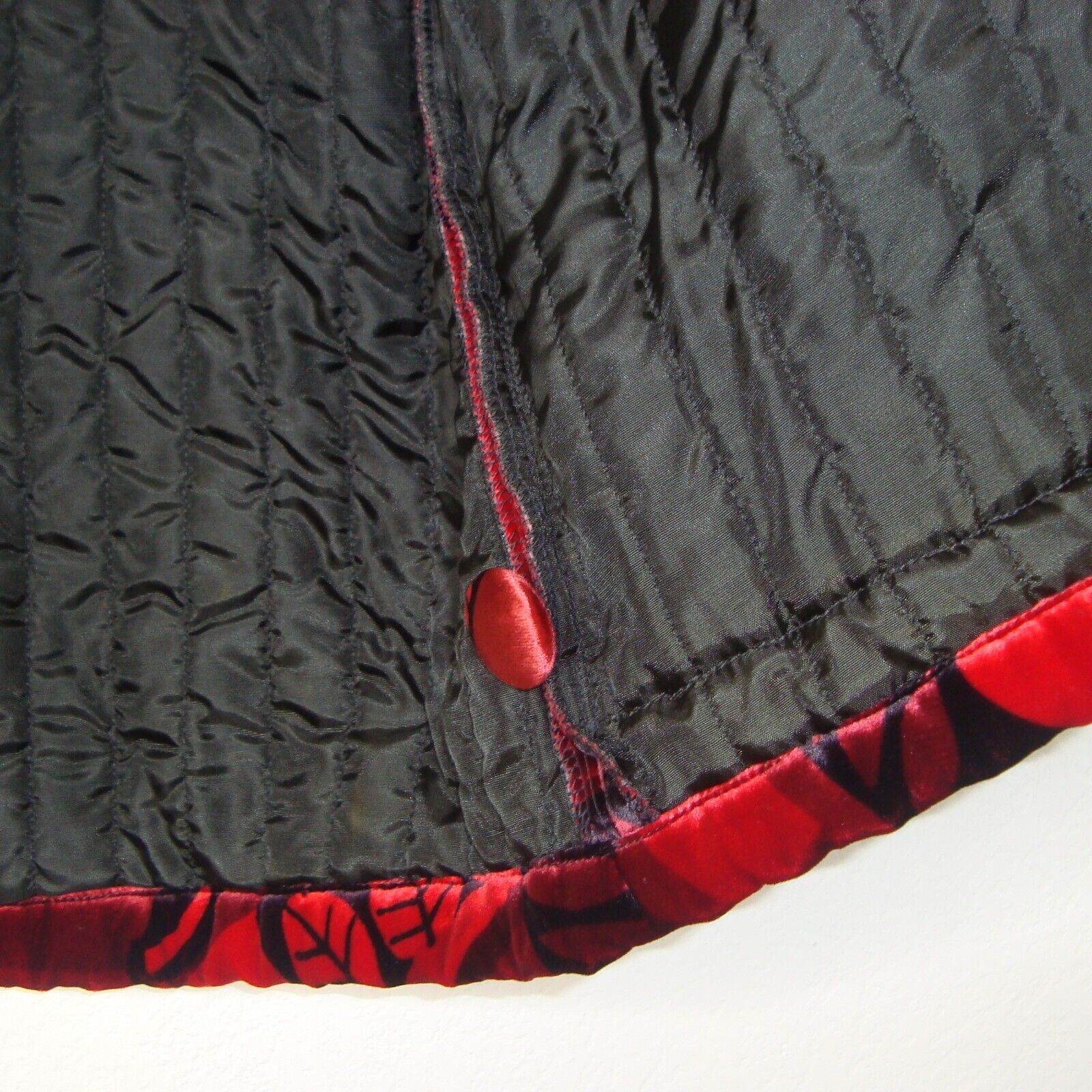 Vintage French CHACOK Red Black Velvet Quilt-Line… - image 10