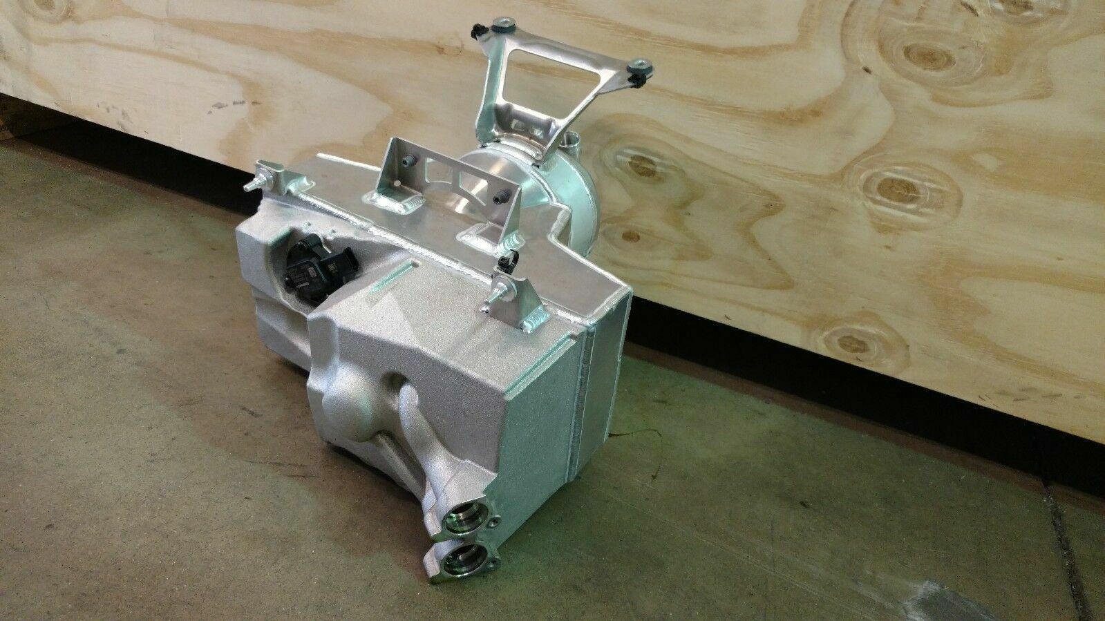 LAMBORGHINI HURACAN OIL RESERVOIR SUMP TANK OEM 4S0115373A