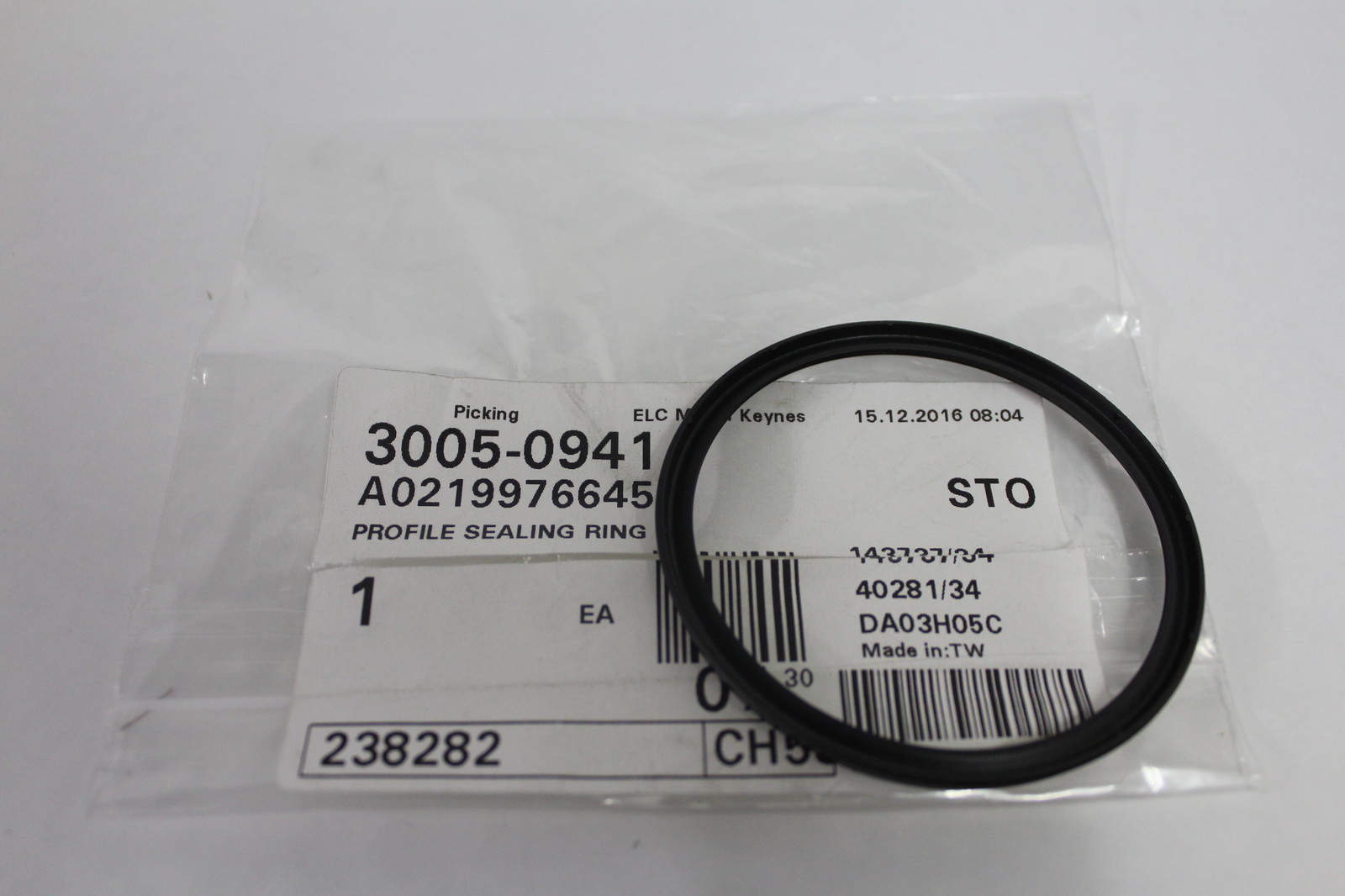 NEW Genuine MercedesBenz OM651 Intercooler Pipe Seal A0219976645 eBay