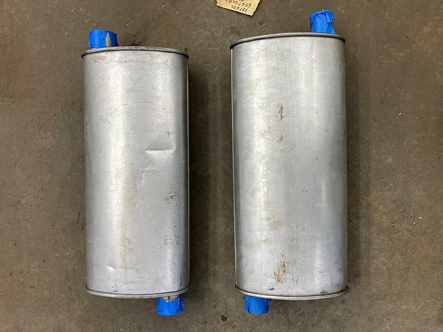 Новые из старых запасов 1965-67 Oldsmobile F-85 LH RH двойные выхлопные глушители 387635 387636 - Изображение 2 из 4