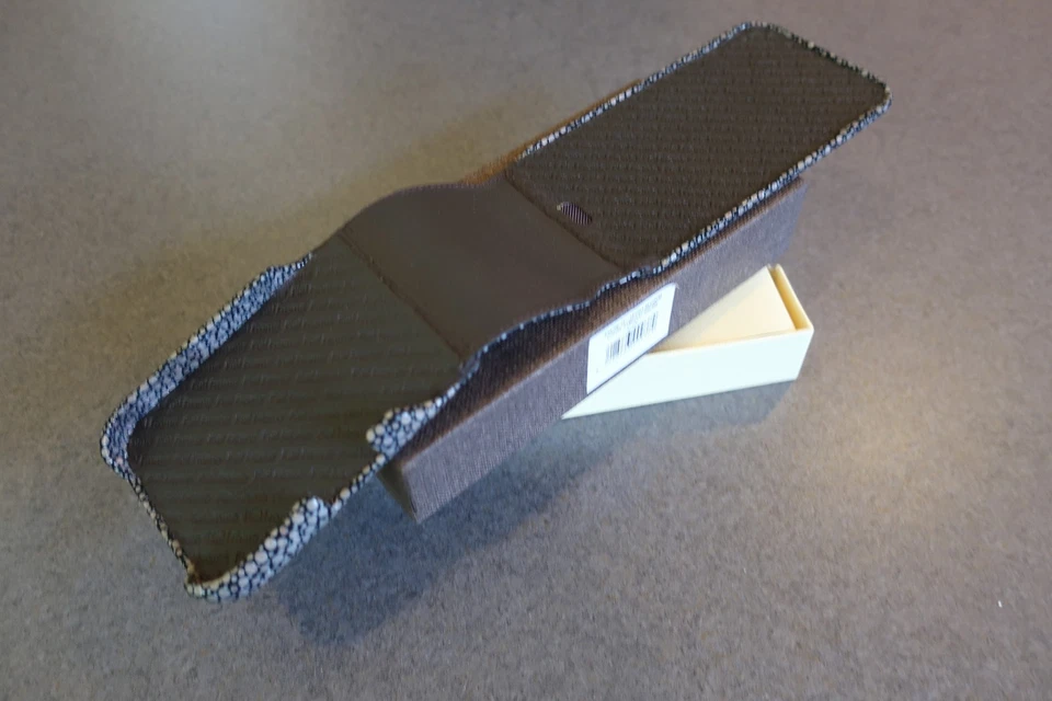 Piel Frama Stingray 棕色 iMagnum 皮革保护壳 适用于 iPhone 16 Pro/iPhone 16 #208 — 第 4/4 张图片