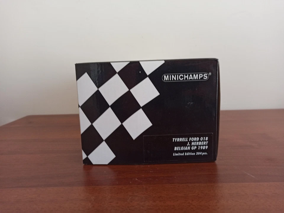 F1 Tyrrell Ford 018 GP Belgio 1989 Johnny Herbert - Minichamps 1:18 110891104 - Immagine 4 di 4