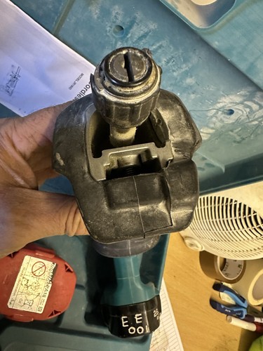 Makita JR180D Cordless Reciprocating Saw Missing End - Picture 7 of 11