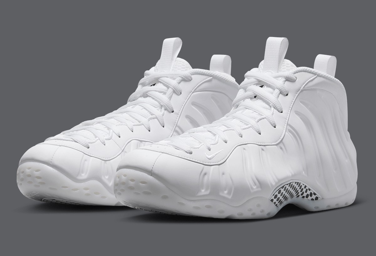 NEW Mens Size 10.5 Nike Foamposite Triple White HJ5195-100 Rare