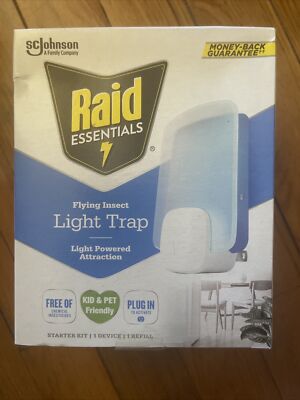 RAID Essentials Chemical free Flying Insect Light Trap Starter Kit Device/Refill