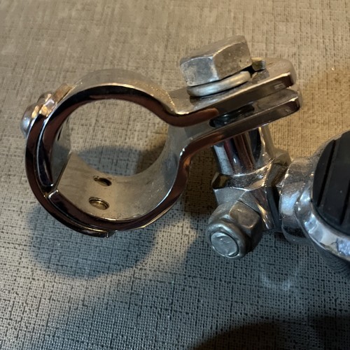 Harley-Davidson Touring Crash Bar Highway Foot Pegs Pedal 1-1/4” Bar & Shield - Picture 5 of 9