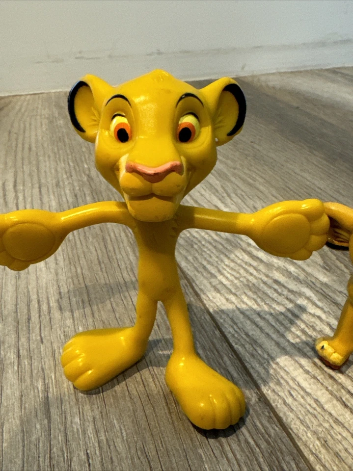 Figura de colección Disney El Rey León SIMBA Aplausos PVC Cake Topper + Flexible Foto 2 de 4