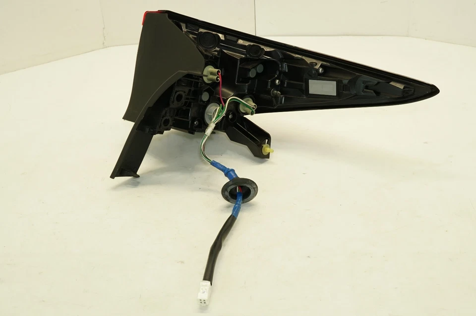 🔅2019-2022 TOYOTA PRIUS от оригинального производителя. ОБЪЕКТИВ И КОРПУС, ЗАДНИЙ КОМБИНИРОВАННЫЙ ФОНАРЬ, СО СТОРОНЫ ВОДИТЕЛЯ - Изображение 4 из 4