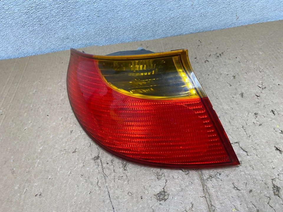 Luz trasera izquierda conductor Saturn SC2 SL2 S 2001-2002 OEM V3794 DW Foto 2 de 4