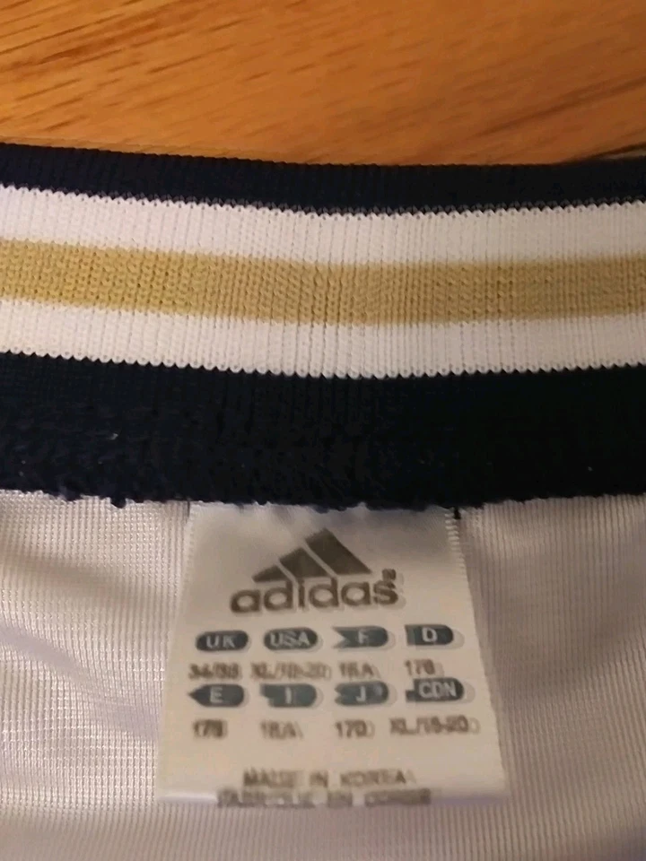 Camiseta de basquete juvenil Notre Dame Fighting Irish NCAA vintage Adidas XL (18/20) - Imagem 4 de 4