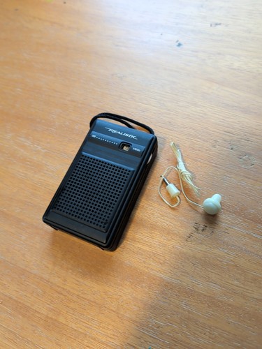 Radio Shack Tandy/Realistico 12-201A AM Flavoradio Radio a Transistor - Foto 2 di 3