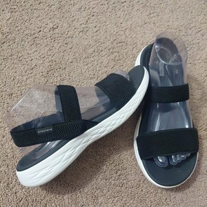 skechers goga max sandals