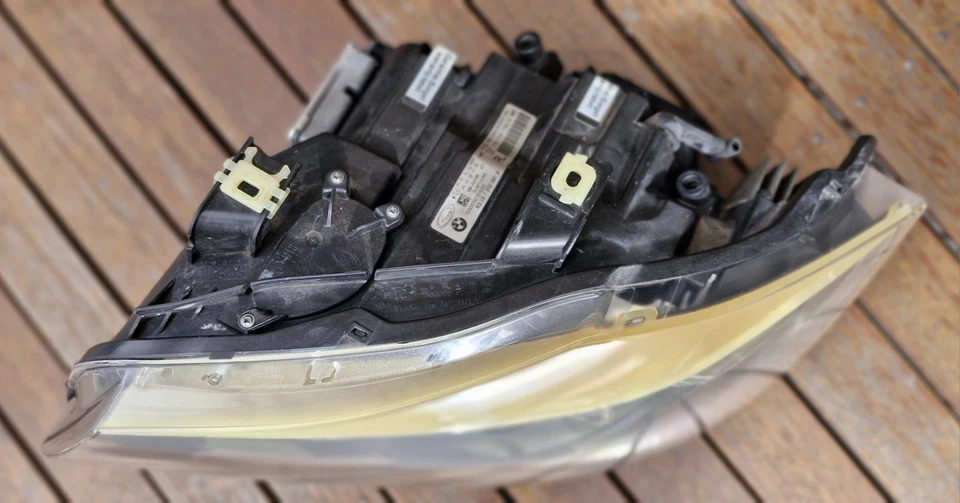 BMW E90 E91 LCI GENUINE ADAPTIVE HEADLIGHT DYNAMIC XENON LEFT / PASSENGER SIDE - image 3 of 4