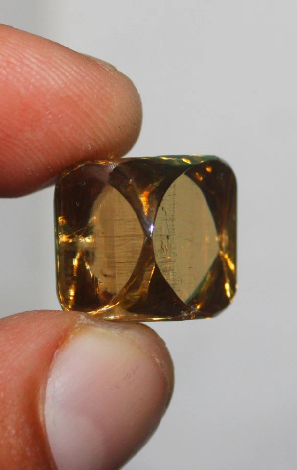 33.00 Ct Moissanite Raw VVS1 quality Golden color Large Moissanite Rough gemston - Image 2 of 3