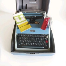 1960s Olivetti Underwood 21 Portable Manual Typewriter - Pica Typeface thumbnail