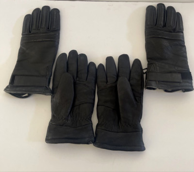AUCLAIR DEERSKIN 2 PAIRS GLOVES MEN'S SIZE M/L BLACK and 1 unbranded
