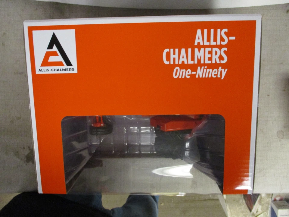 Ertl Allis Chalmers 190 Toy Tractor with Duals "2023 NFTM" 1/16 Scale, NIB - Image 3 of 4