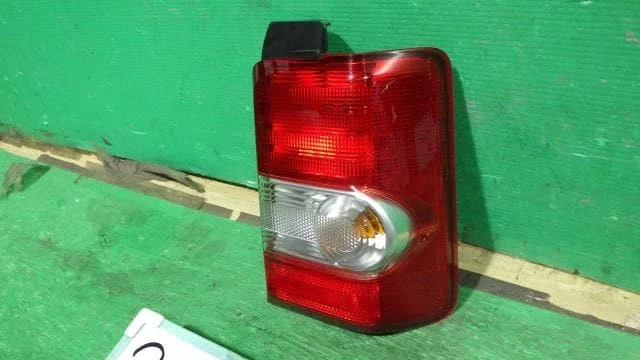 DAIHATSU Move Conte 2011 DBA-L575S Right Tail Light [Used] [PA97169722] - Image 2 of 4