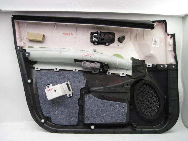 FRONT DOOR TRIM PANEL Nissan Rogue 2009 09 742450 Foto 3 de 4