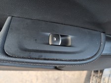 INTERRUPTOR VENTANA ELÉCTRICO DELANTERO IZQUIERDO ALFA ROMEO GIULIA 952 2016-2022 156119253