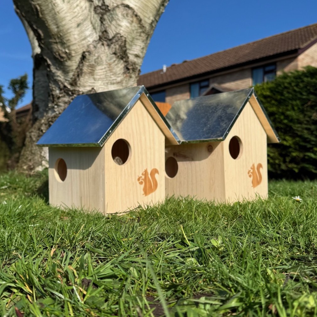 Wooden Squirrel Nest Box House With Metal Roof Squirrel Drey Nesting - Set of 2