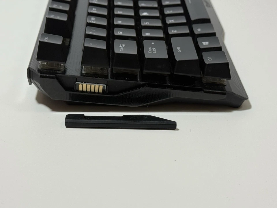 Asus ROG CLAYMORE MA01 Mechanical Gaming Keyboard Good Condition Used - Image 4 of 4