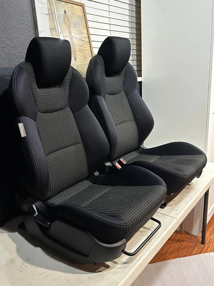 Par de asientos delanteros de tela izquierdo y derecho Hyundai Genesis COUPE 09-12 Foto 2 de 4