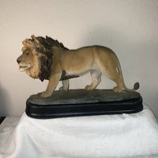 Animal Male Lion Poly Resin Art Sculpture Bronze Color Matte Plinth Black Base