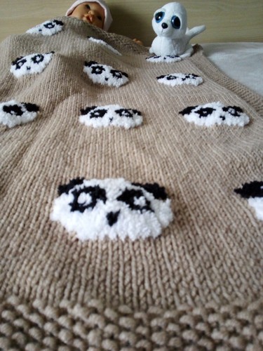 Manta bebé lana tejida a mano con pandas beige edredón bebé con pandas blancos - Imagen 7 de 10
