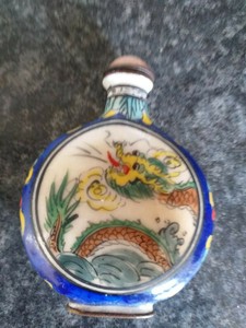 Vintage porcelain chinese snuff bottle
