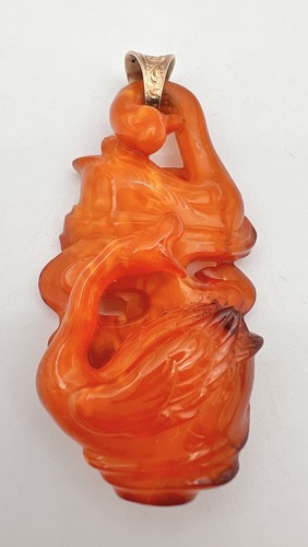 Antique Chinese 14k Gold & Carved Butterscotch Amber Two Swans Pendant 10g