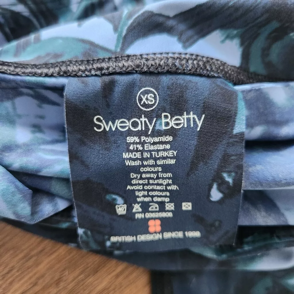 sweaty-betty cropped tropical print activewear athletic running leggings