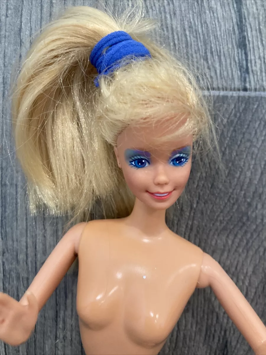 Vintage MATTEL Superstar Barbie Doll 1966 Blonde blue eyes purple eyeshadow