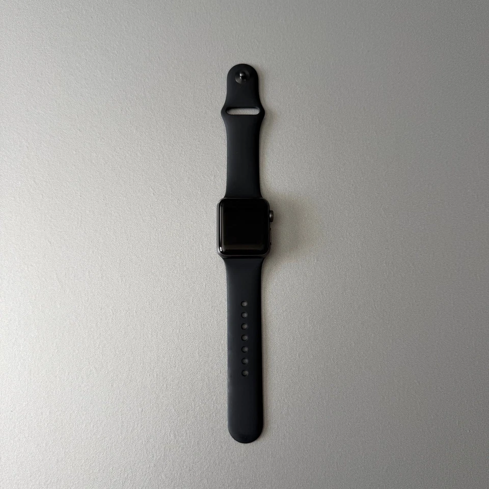 Apple Watch Series 3, photo 2 of 5