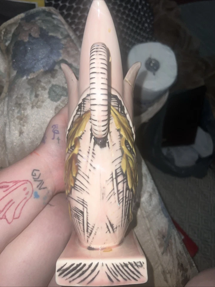 Patrón Blossom Flite", caracterizado por una base rosa con "tejido de cesta" negro Foto 4 de 4