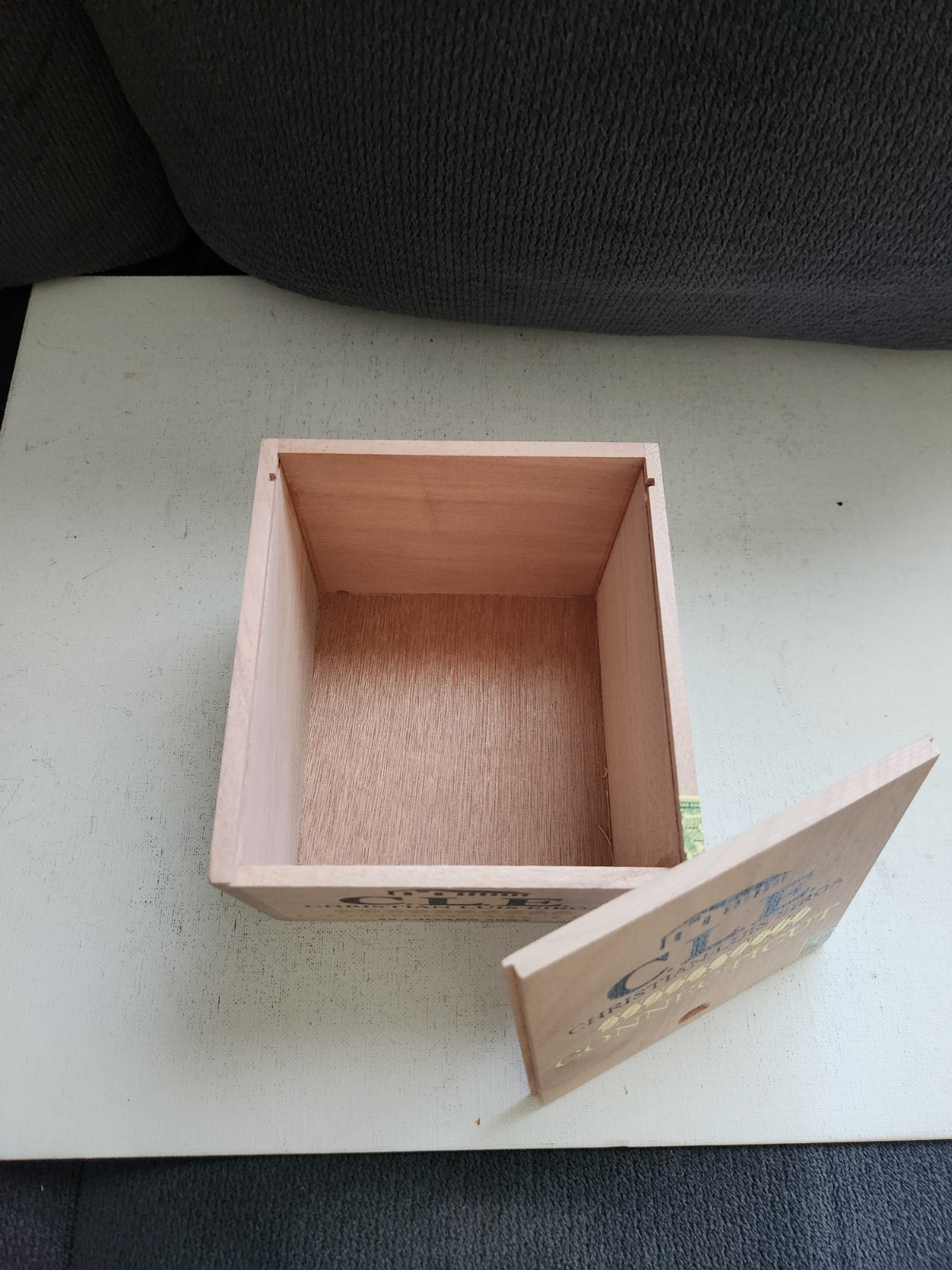 Eiroa C.L.E Connecticut Robusto Empty Wooden Cigar Box 5¼x5⅝x4¼