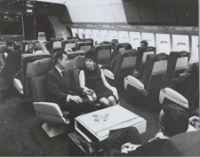 LOCKHEED TRISTAR L-1011 FIRST CLASS CABIN VINTAGE ORIGINAL MANUFACTURERS PHOTO 2